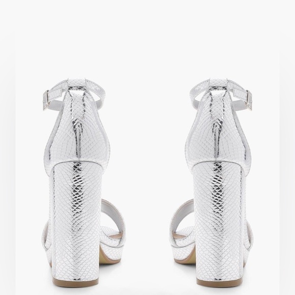 Wide Width Snake Metallic Platform Heels size 6US Boohoo - Picture 3 of 3